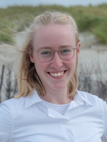 stellv. Leiterin der Öffentlichkeitsarbeit: Jette Kampfer